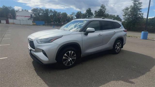 2021 toyota highlander xle