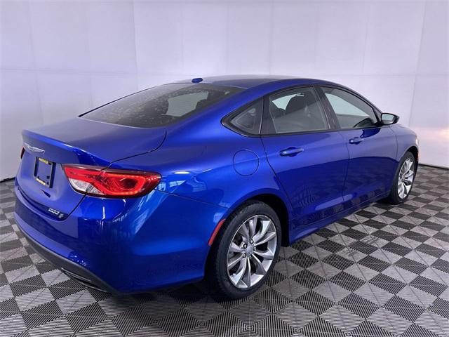 2016 chrysler 200 s