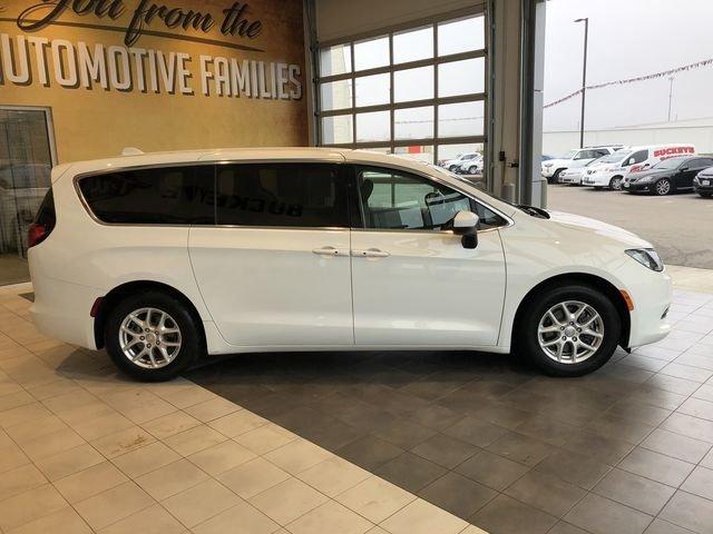 used 2017 chrysler pacifica touring lancaster, oh 43130 for sale in lancaster, ohio