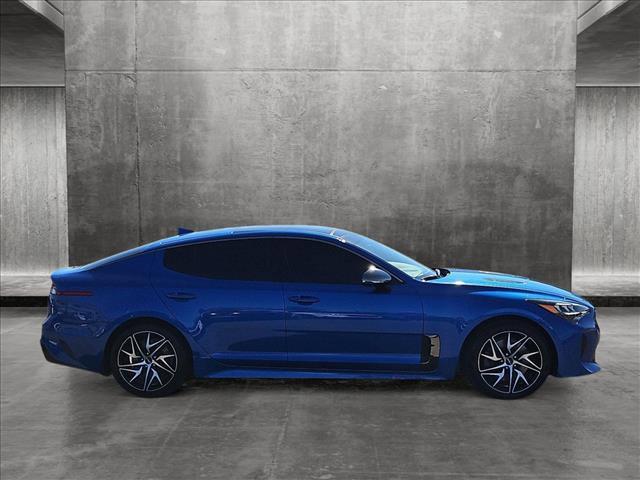 2022 kia stinger gt-line