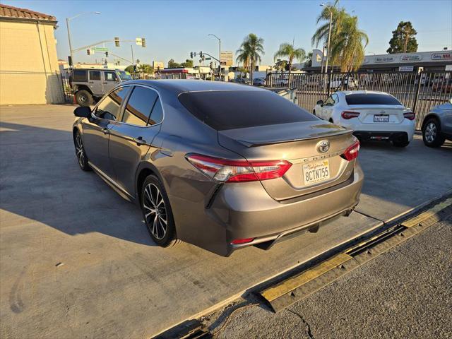 2018 toyota camry se