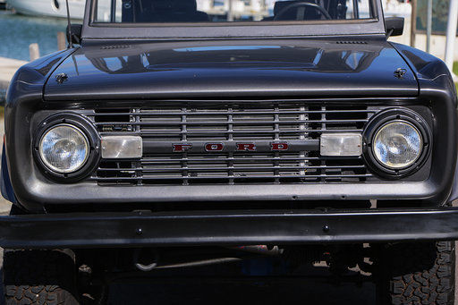 beautifully restored and highly sought after 1972 ford bronco!!