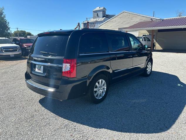 2016 chrysler town & country touring