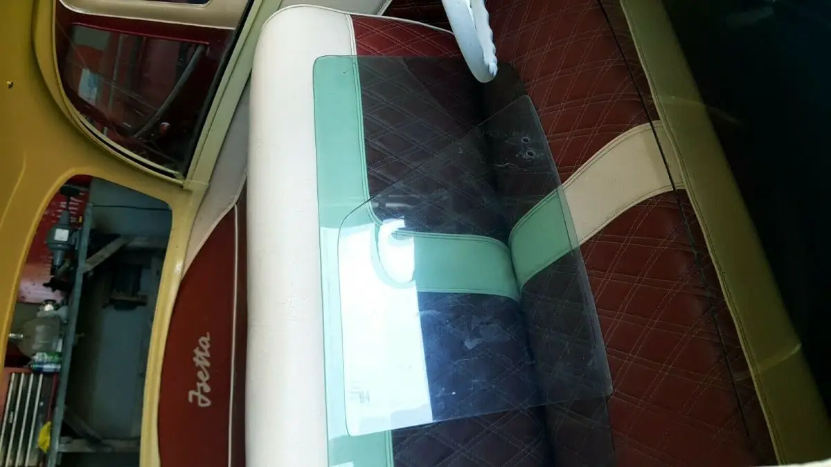 bmw isetta 300cc . year 1960 / restored