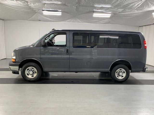 2017 chevrolet express 2500 lt