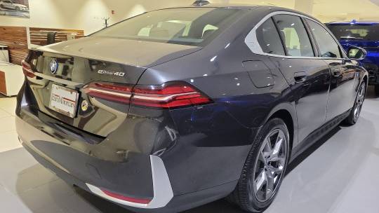 2024 BMW i5