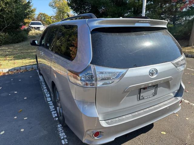 2016 toyota sienna l