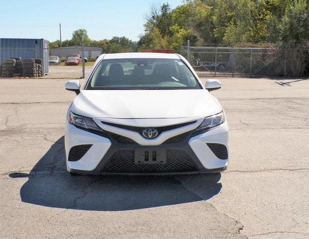 2020 toyota camry se