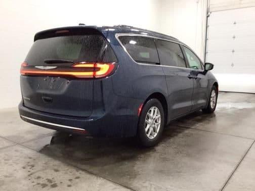 2022 chrysler pacifica touring l in hortonville, wisconsin