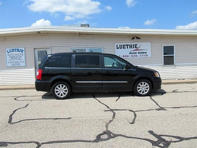 2016 chrysler town & country touring