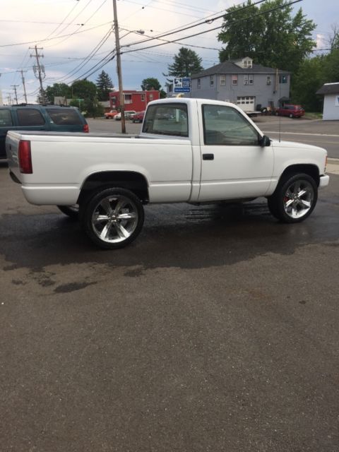 1990 chevy 1/2 ton 4x4 22in. foose wheels super clean!!