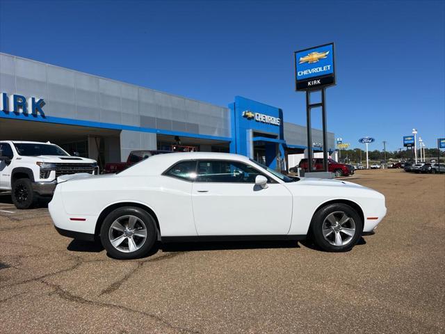 2020 dodge challenger sxt
