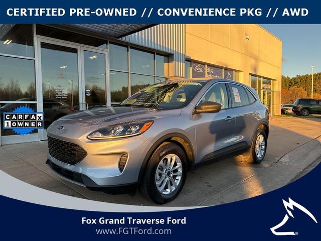 2022 ford escape se