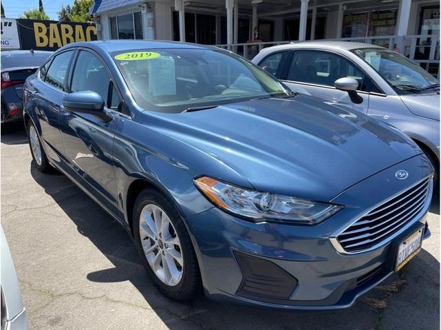2019 ford fusion se