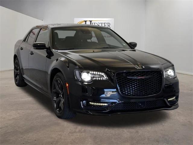 2022 chrysler 300 s
