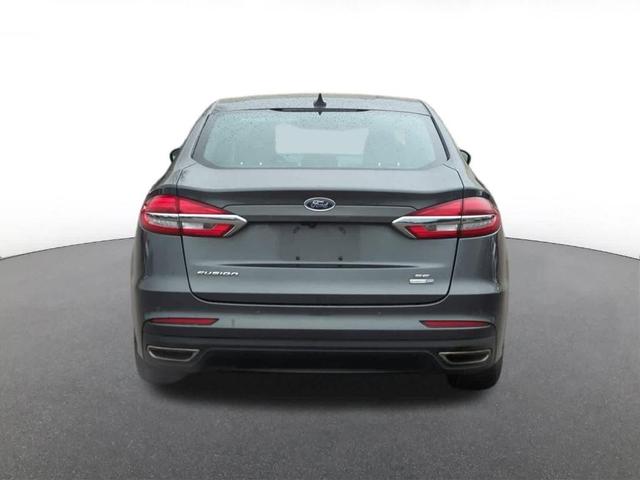 2020 ford fusion se