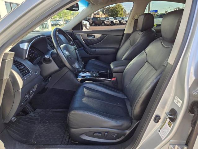 2017 infiniti qx70 base