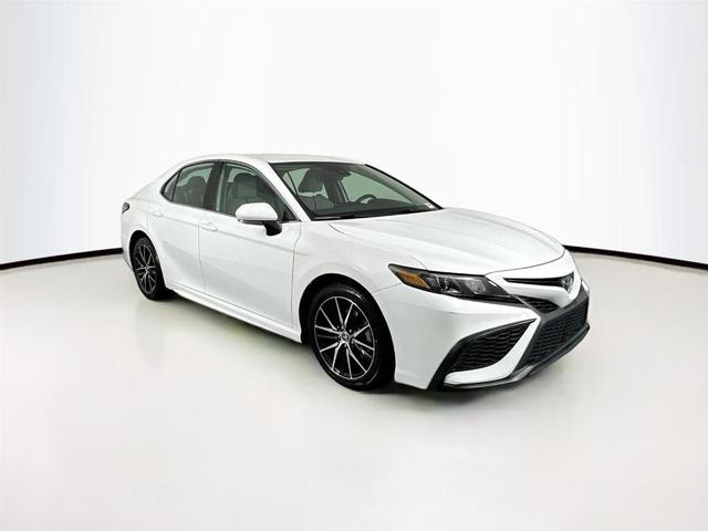 2023 toyota camry se