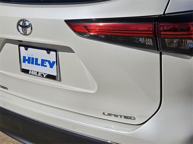 2021 toyota highlander limited