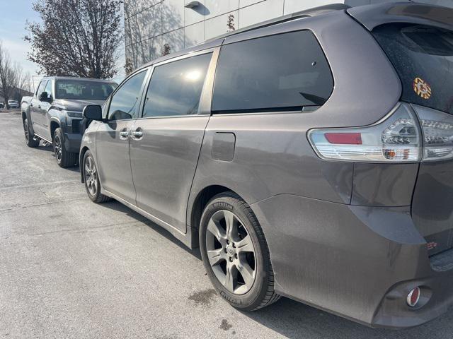 2014 toyota sienna se