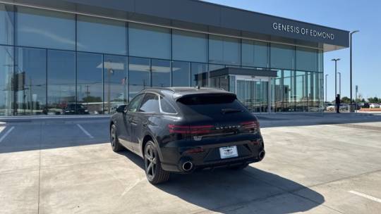 2025 Genesis GV70