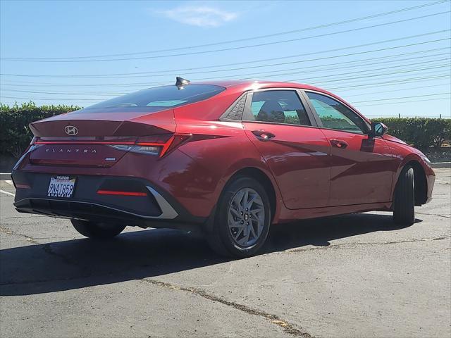 2024 hyundai elantra hev blue