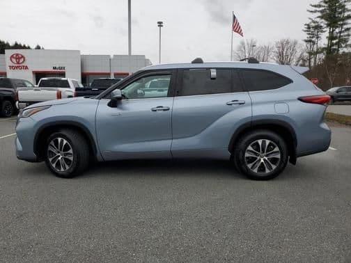 2021 toyota highlander hybrid xle in claremont, new hampshire