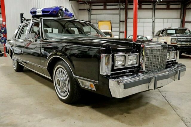1985 lincoln town car 107735 miles black sedan 5.0l v8 automatic