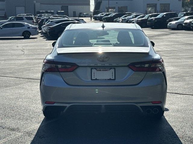 2022 toyota camry se
