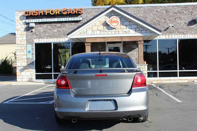 2012 dodge avenger se