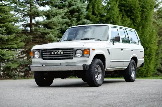 1983 toyota land cruiser fj60 4 door white/tan