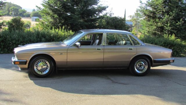 1989 jaguar xj6^ vanden plas 1 owner super clean
