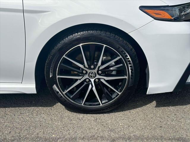 2022 toyota camry se