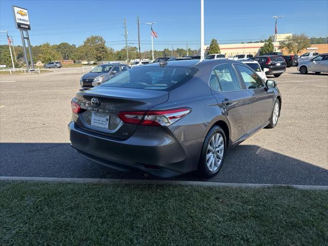 2020 toyota camry le