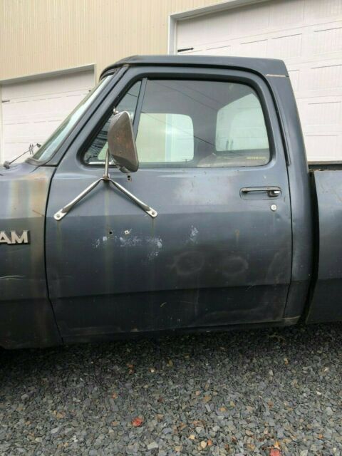 1986 dodge d150 pickup truck