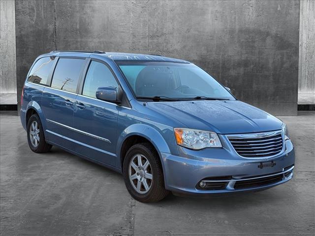 2012 chrysler town & country touring