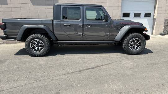 2024 Jeep Gladiator