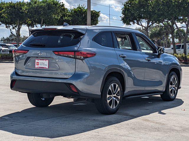 2022 toyota highlander xle