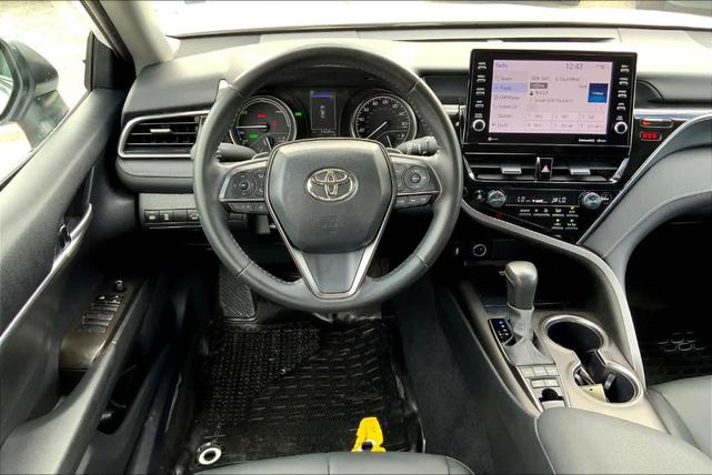 2024 toyota camry hybrid se