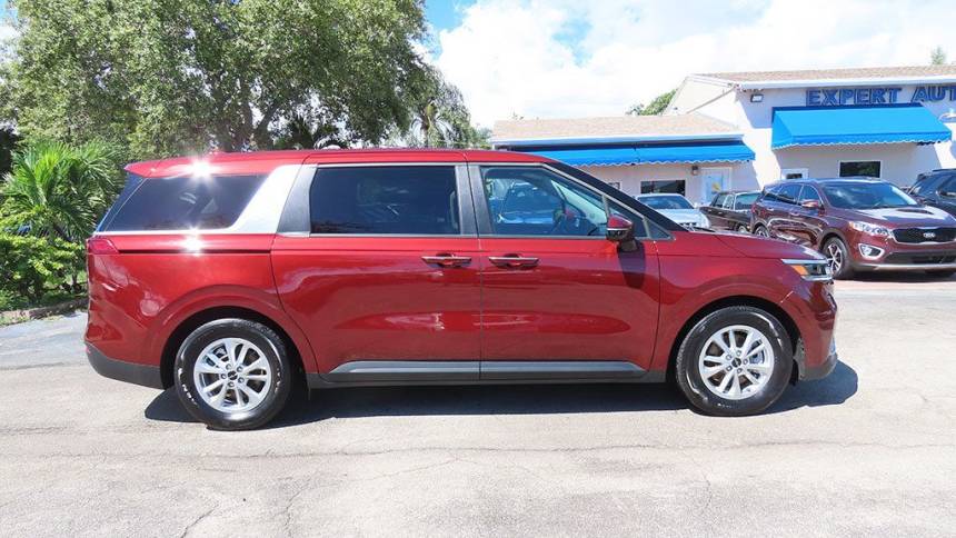 2022 kia carnival lx
