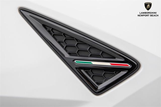 2022 lamborghini urus graphite capsule