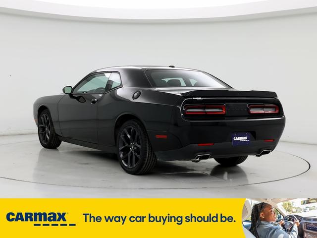 2022 dodge challenger sxt