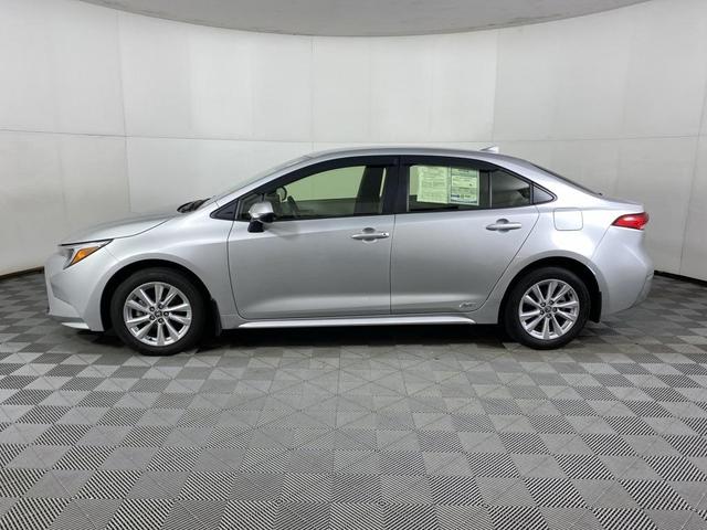2024 toyota corolla hybrid le