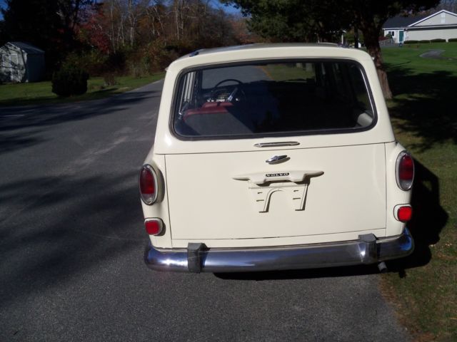 1966 volvo 122s estate wagon, caifornia/ oregon car no rust, excellent condition