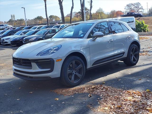 2024 porsche macan base