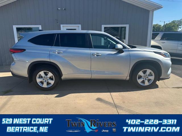 2023 toyota highlander xle