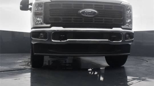 2023 ford f-350 super duty xl