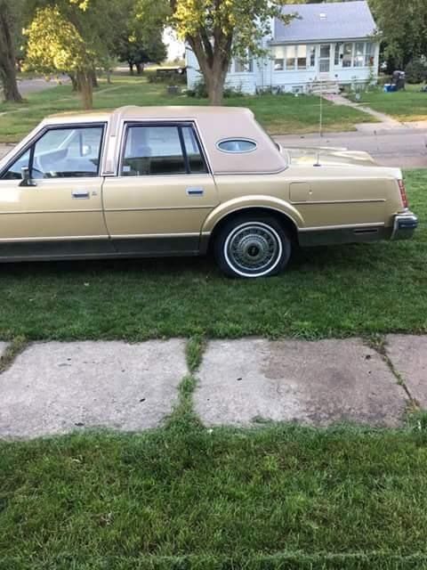 1983 lincoln continental mark vi car