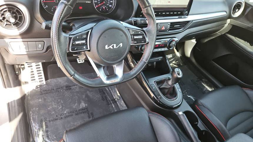 2022 kia forte gt