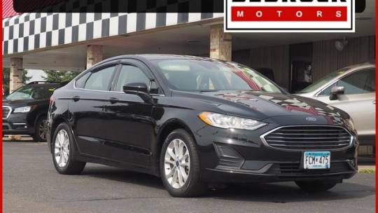 2020 ford fusion se